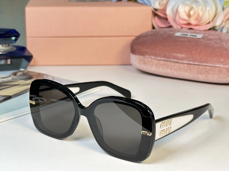 Miu Miu Sunglasses StreetReady 281604