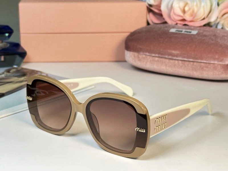 Miu Miu Sunglasses StreetReady 281604