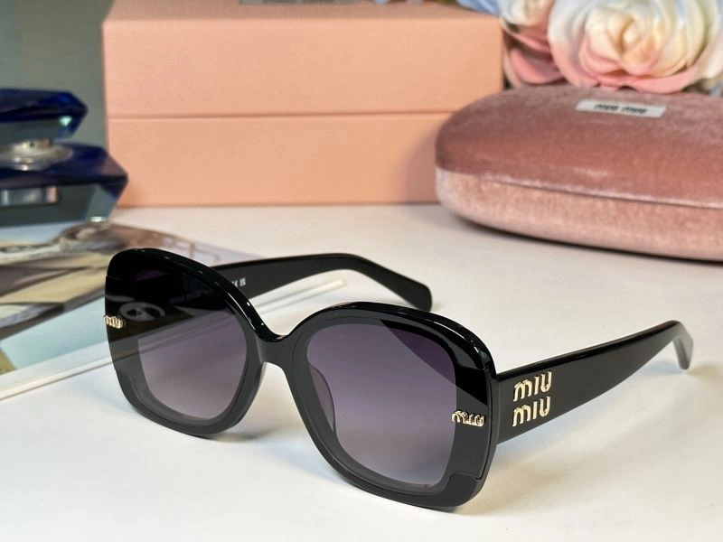 Miu Miu Sunglasses StreetReady 281604