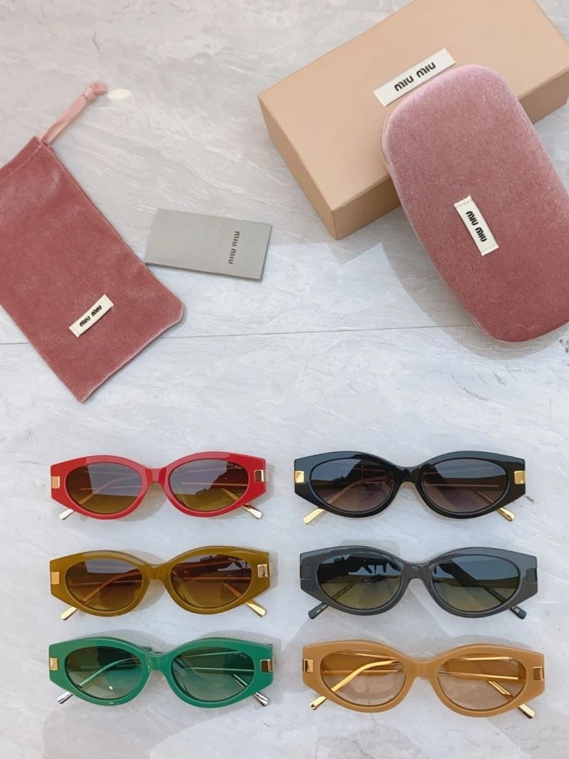 Functional Miu Miu Sunglasses 281615