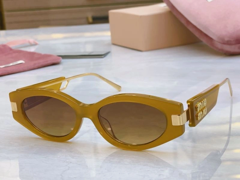 Functional Miu Miu Sunglasses 281615
