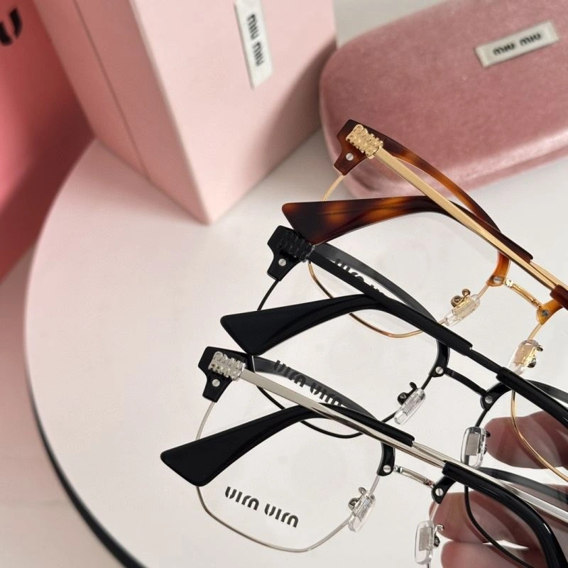 Miu Miu Sunglasses StreetReady 281605
