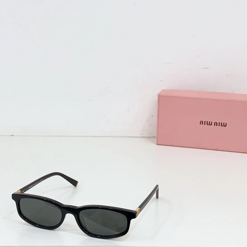 Refined Miu Miu Sunglasses 281600