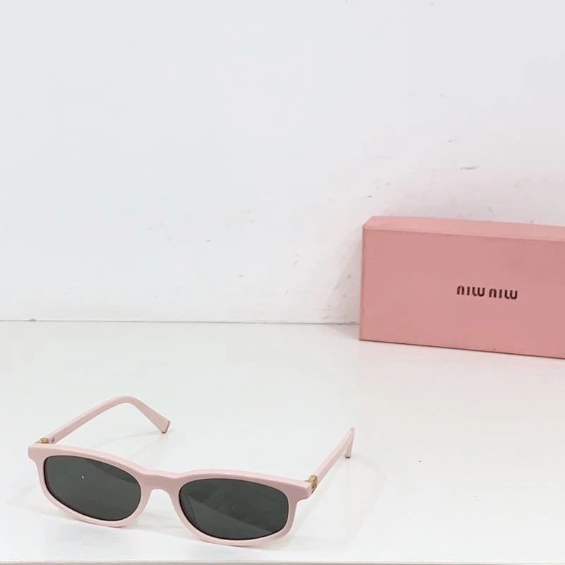 Refined Miu Miu Sunglasses 281600