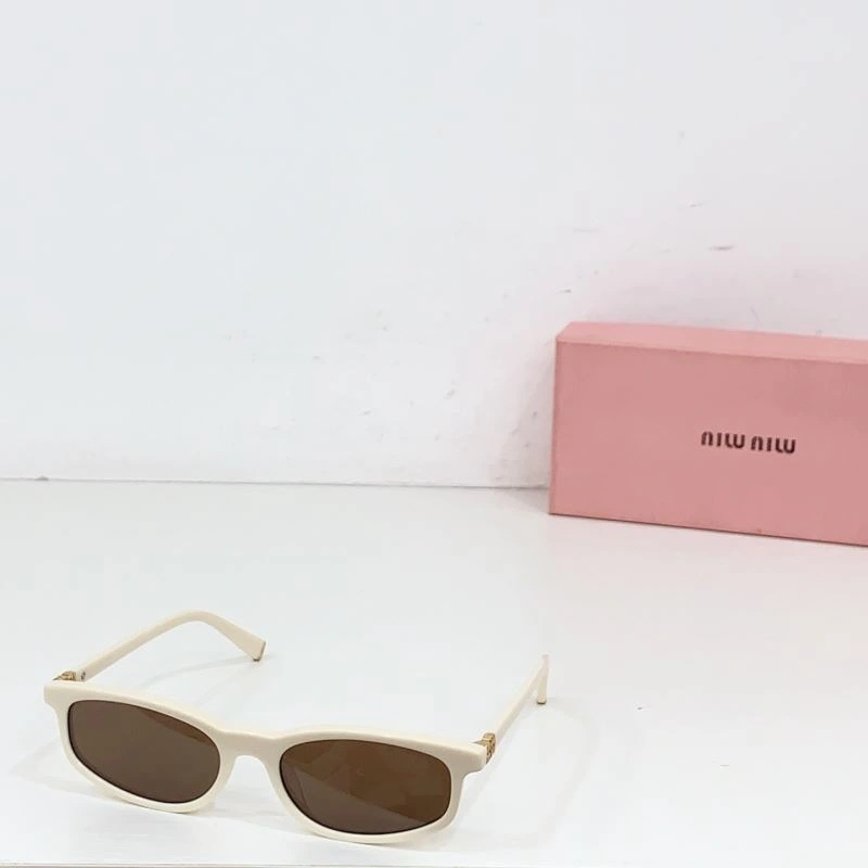 Refined Miu Miu Sunglasses 281600