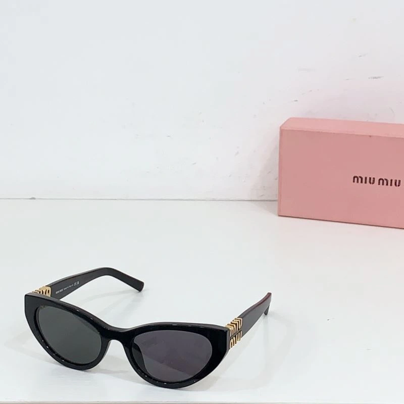 Miu Miu Sunglasses UrbanStyle 281599