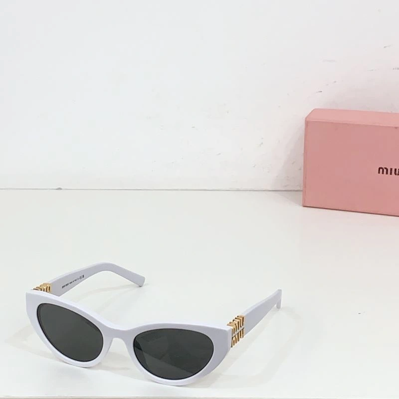 Miu Miu Sunglasses UrbanStyle 281599