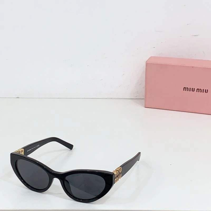 Miu Miu Sunglasses UrbanStyle 281599