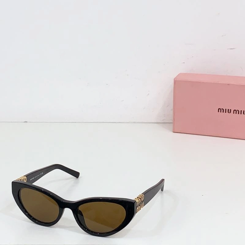 Miu Miu Sunglasses UrbanStyle 281599