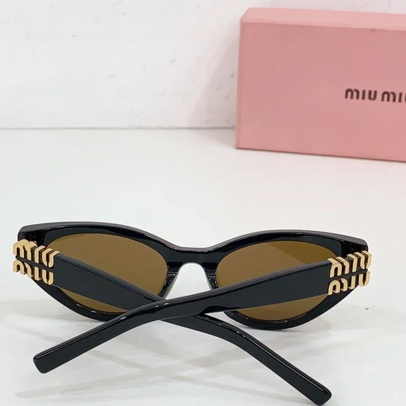 Miu Miu Sunglasses UrbanStyle 281599