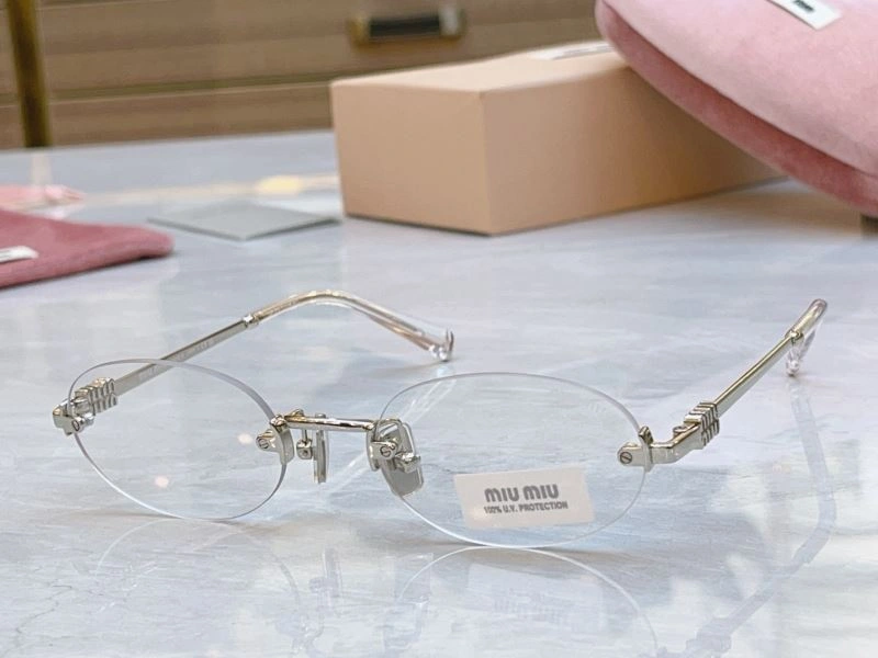 Flexible Miu Miu Sunglasses 281598