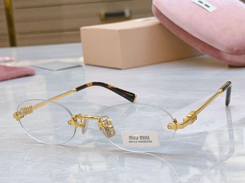 Flexible Miu Miu Sunglasses 281598