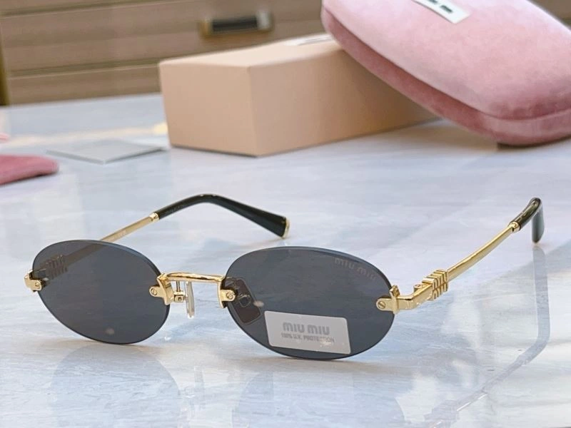 Flexible Miu Miu Sunglasses 281598