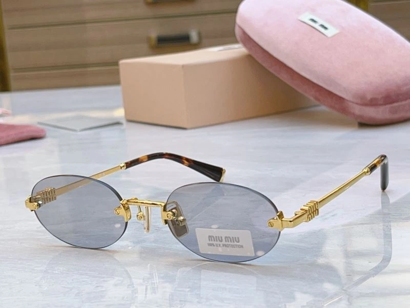Flexible Miu Miu Sunglasses 281598