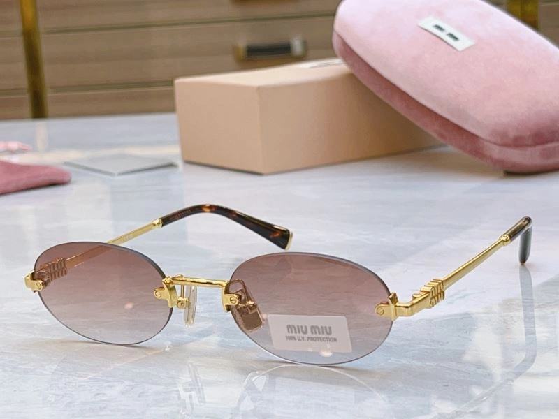 Flexible Miu Miu Sunglasses 281598