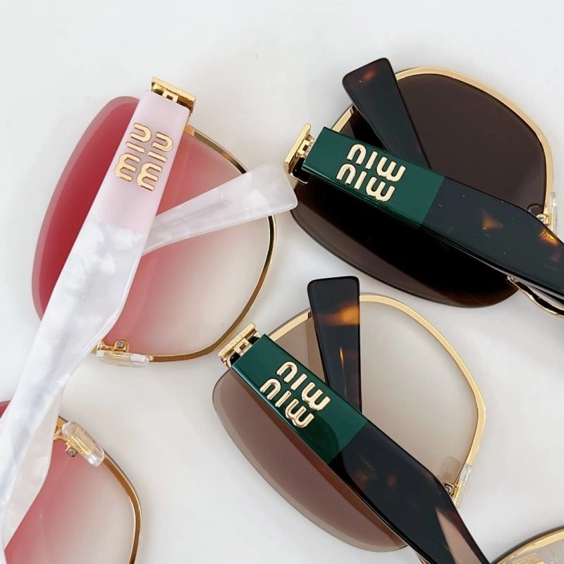 Miu Miu Sunglasses NewStyle 281595