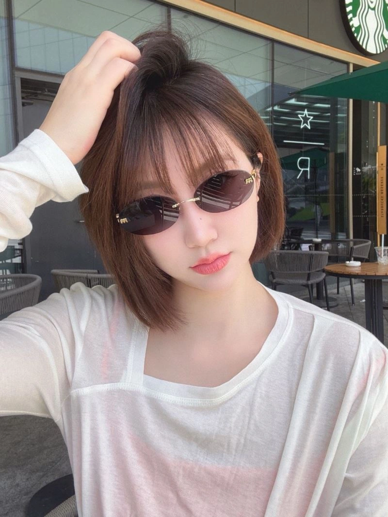 Miu Miu Sunglasses EasyCare 281570