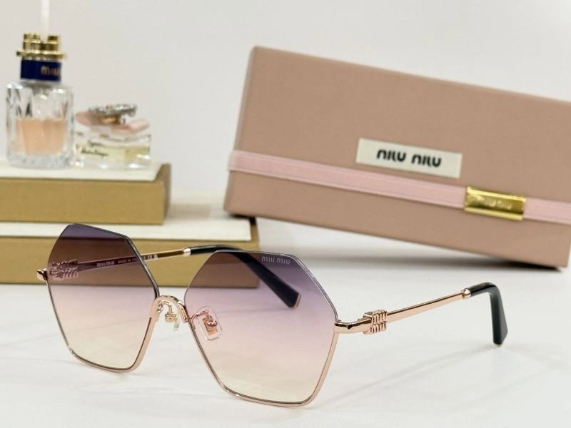 WellDesigned Miu Miu Sunglasses 281579
