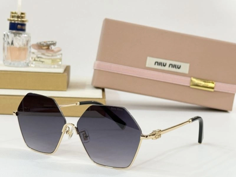 WellDesigned Miu Miu Sunglasses 281579