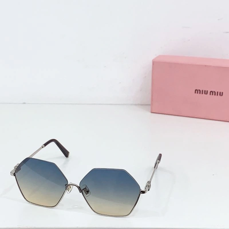 Resilient Miu Miu Sunglasses 281577