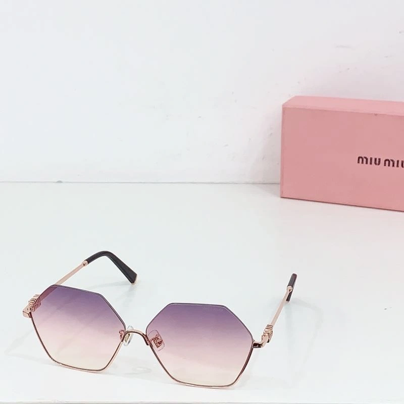 Resilient Miu Miu Sunglasses 281577
