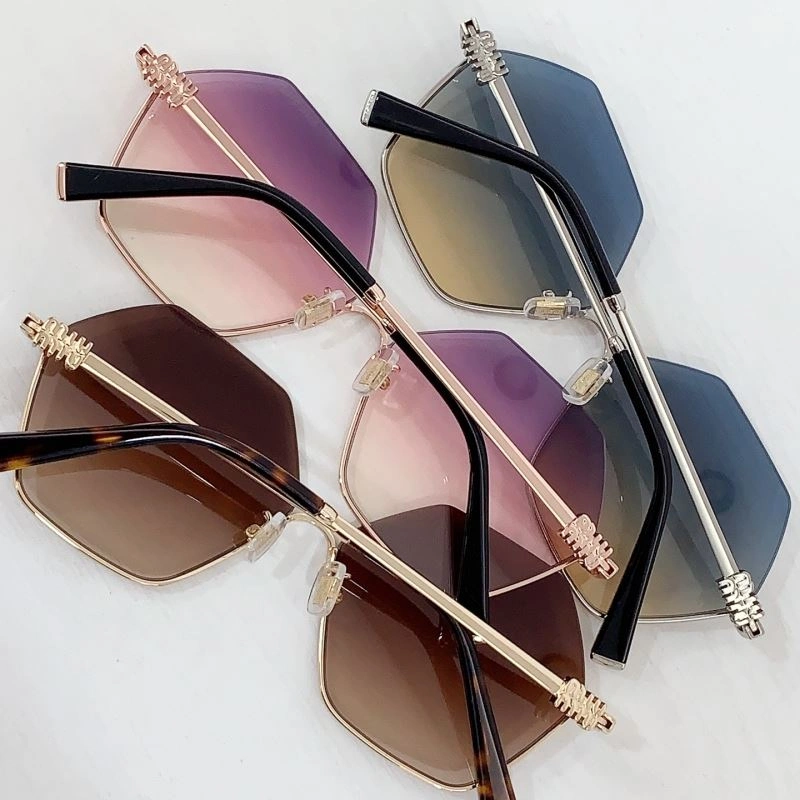 Resilient Miu Miu Sunglasses 281577
