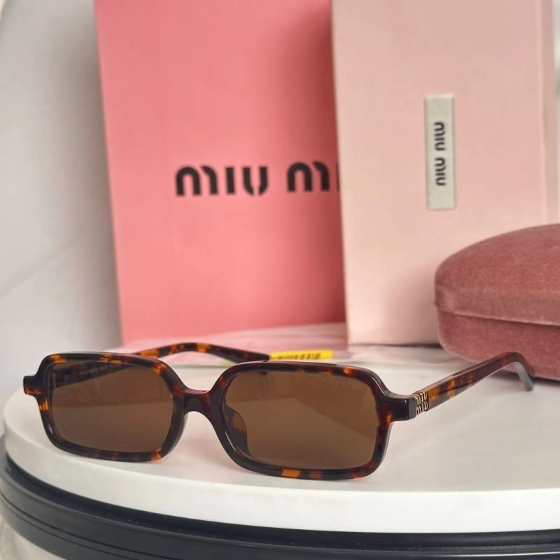 Miu Miu Sunglasses Stylish 281572