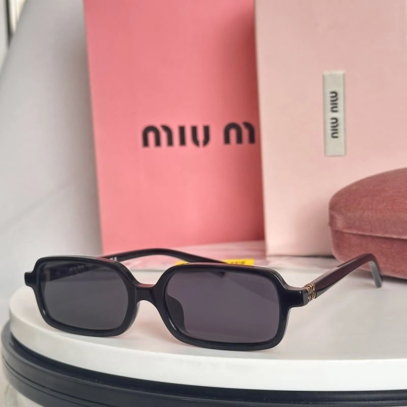 Miu Miu Sunglasses Stylish 281572
