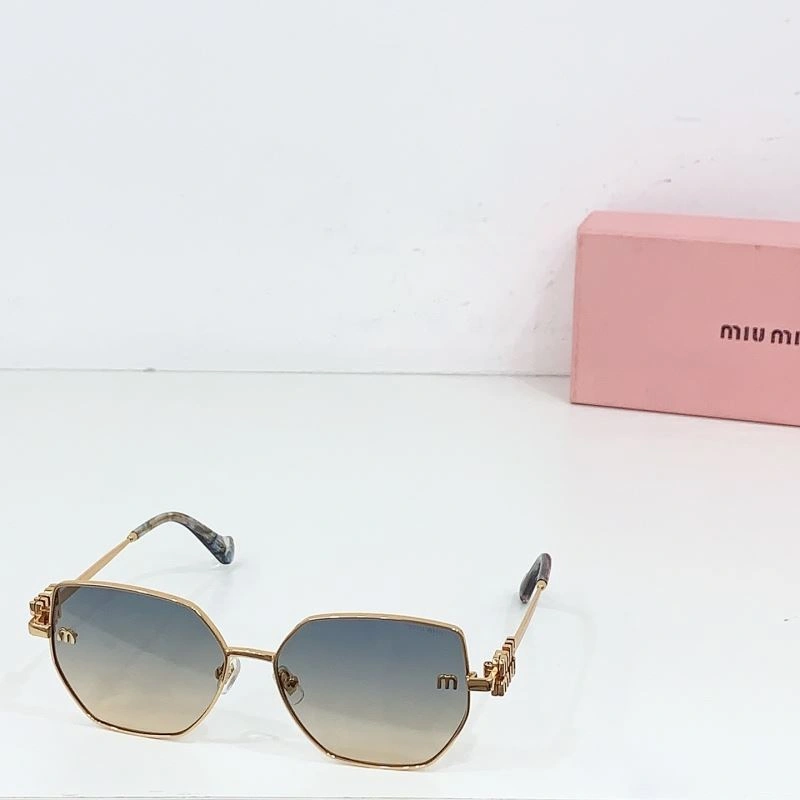 Miu Miu Sunglasses Minimalist 281565
