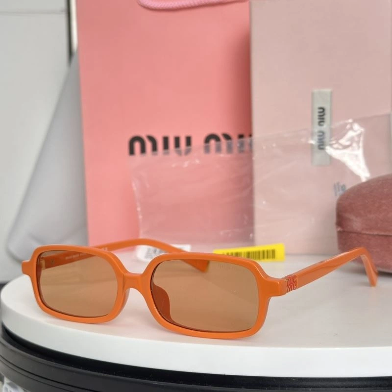 Miu Miu Sunglasses UrbanStyle 281555