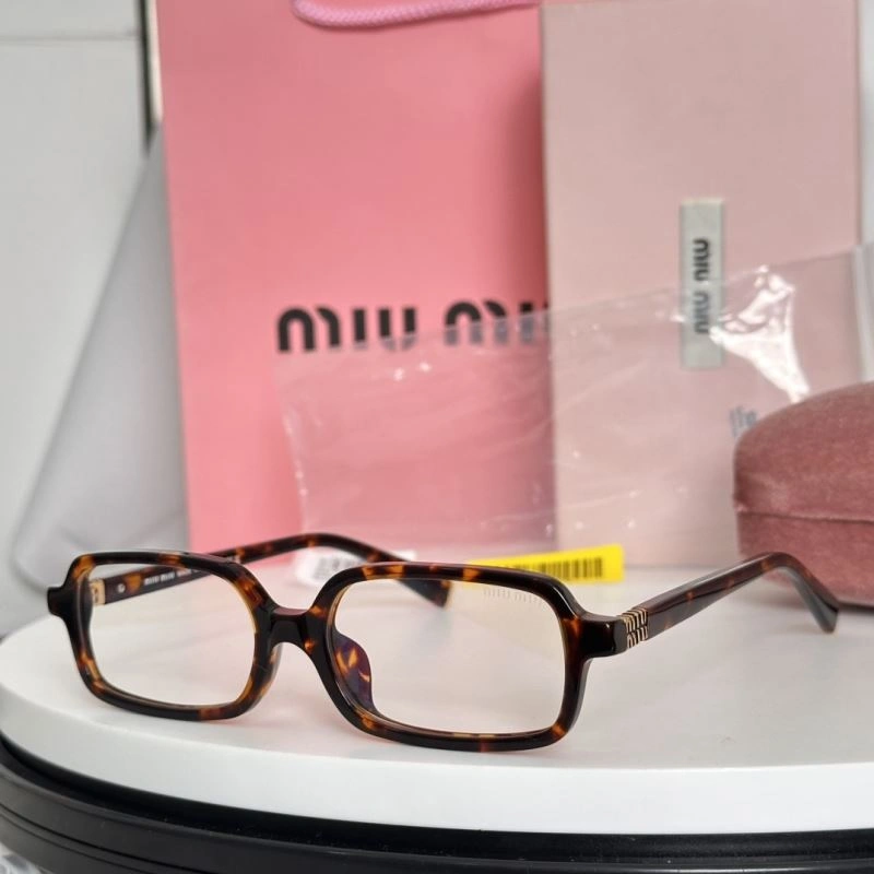 Miu Miu Sunglasses UrbanStyle 281555
