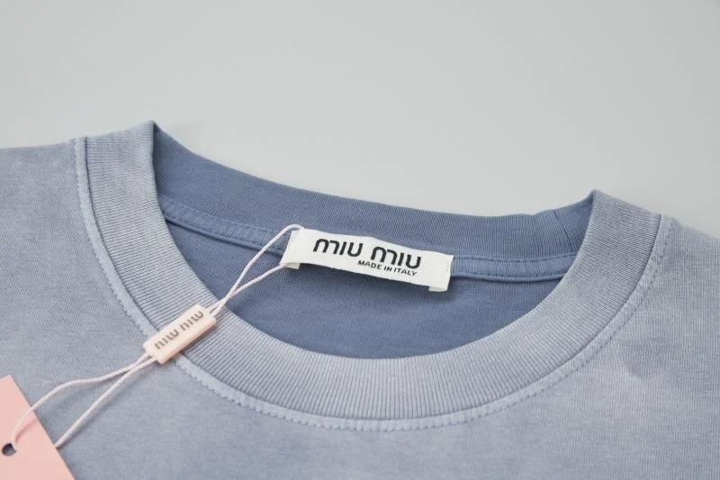 Miu Miu T-Shirts Trendsetting 163554