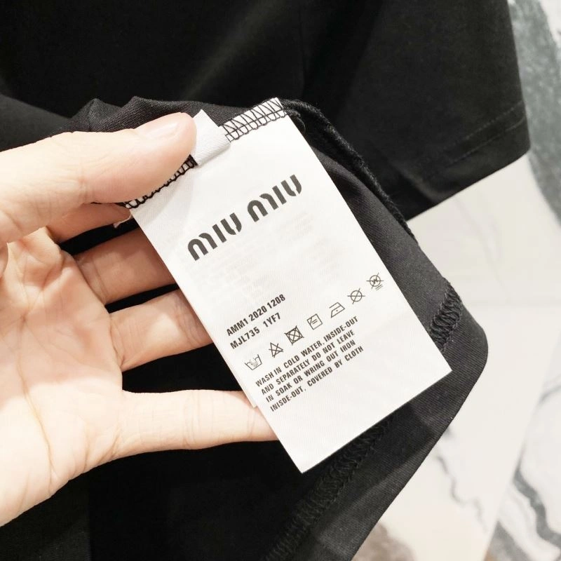 ModernLook Miu Miu T-Shirts 162501