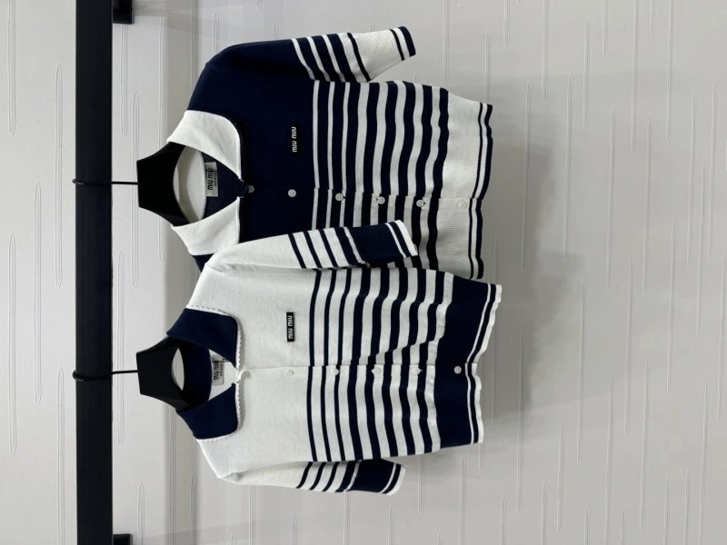 Miu Miu T-Shirts UrbanChic 151120
