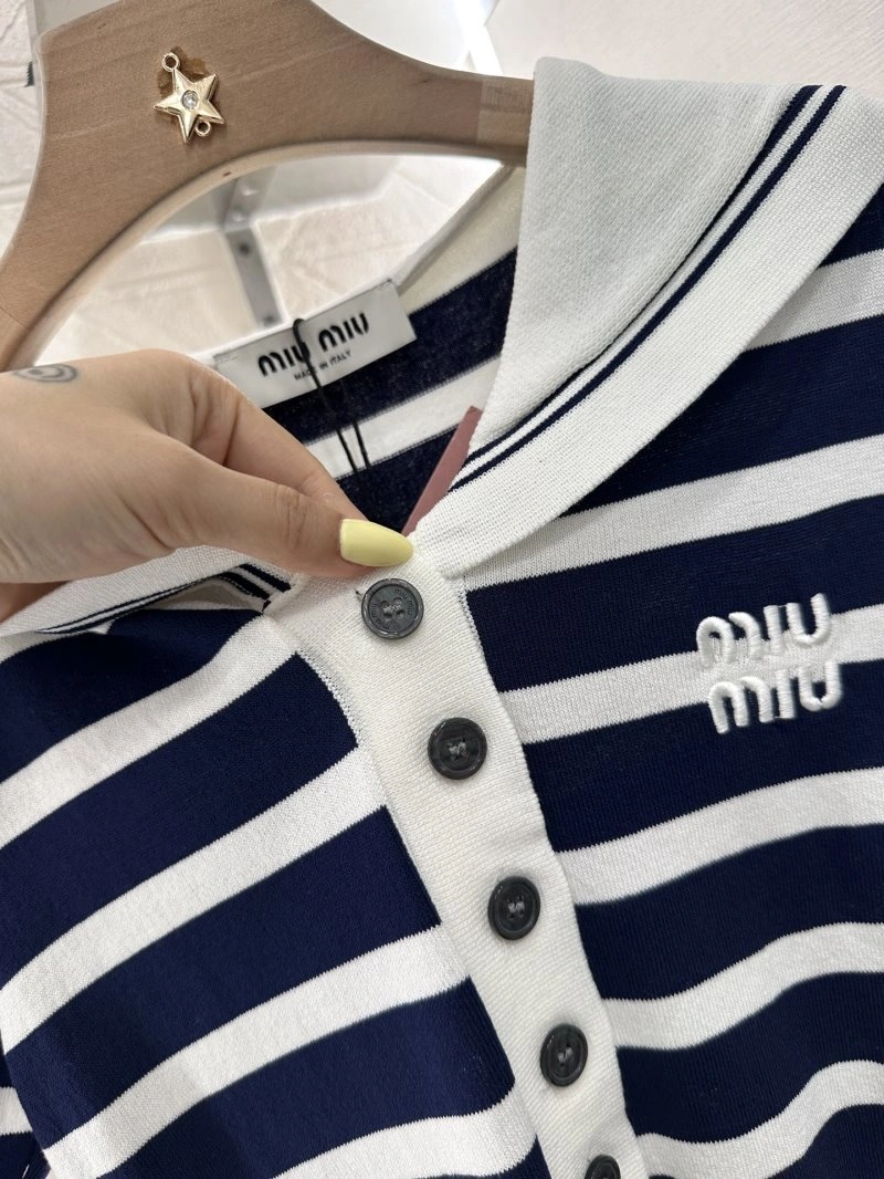 Miu Miu T-Shirts Snug 151063