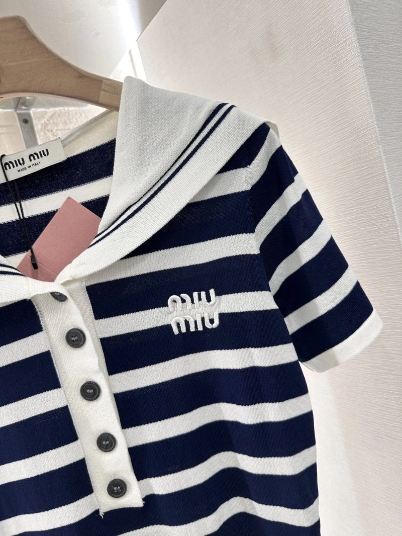 Miu Miu T-Shirts Snug 151063