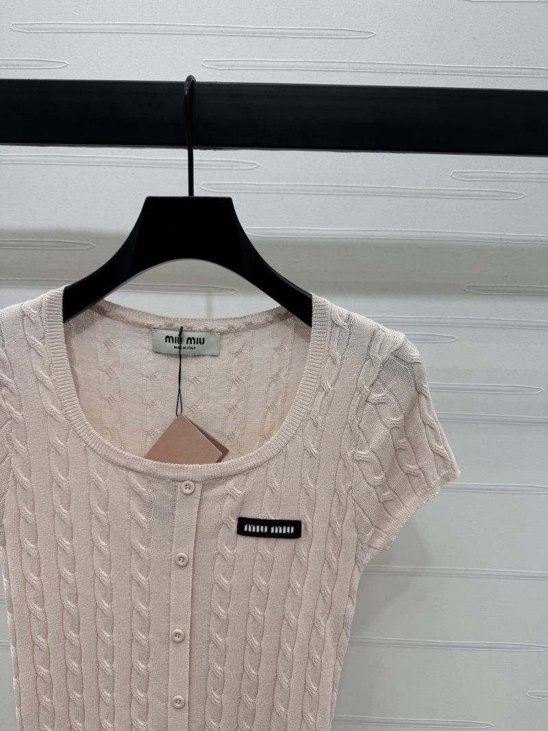 Miu Miu T-Shirts Sleek 150995
