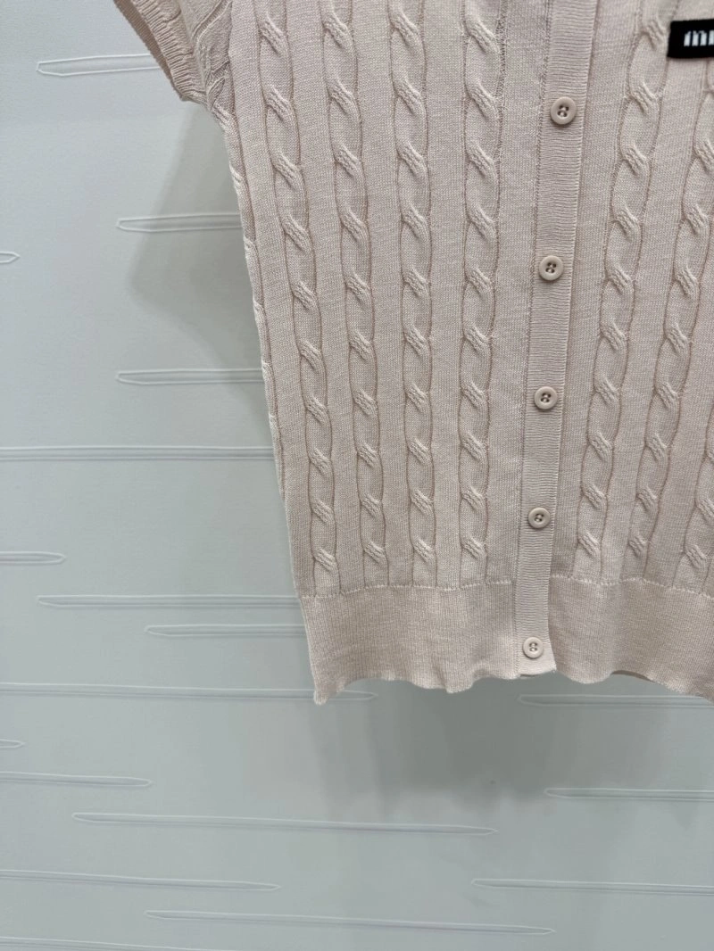 Miu Miu T-Shirts Sleek 150995