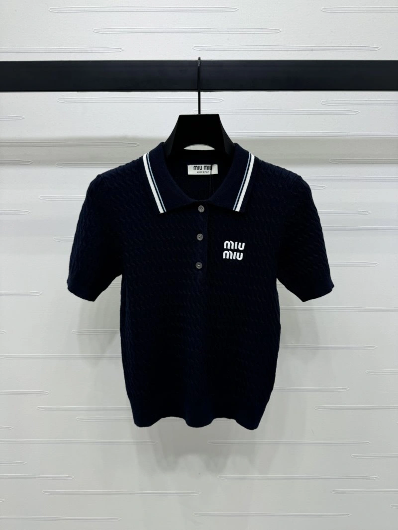 Miu Miu T-Shirts Trendsetting 156214