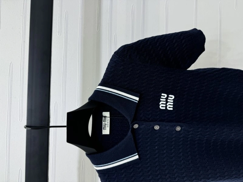 Miu Miu T-Shirts Trendsetting 156214