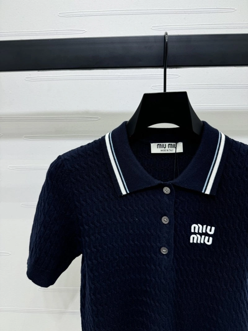 Miu Miu T-Shirts Trendsetting 156214