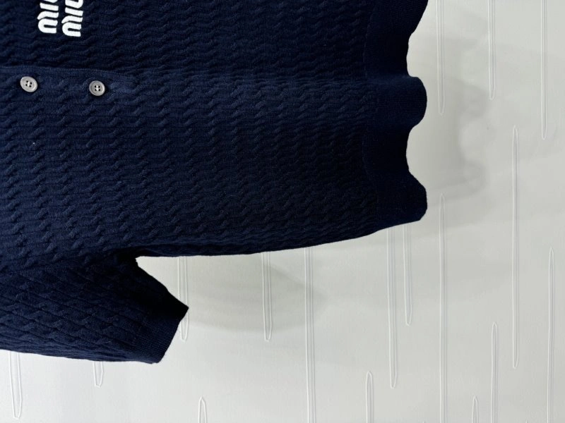 Miu Miu T-Shirts Trendsetting 156214