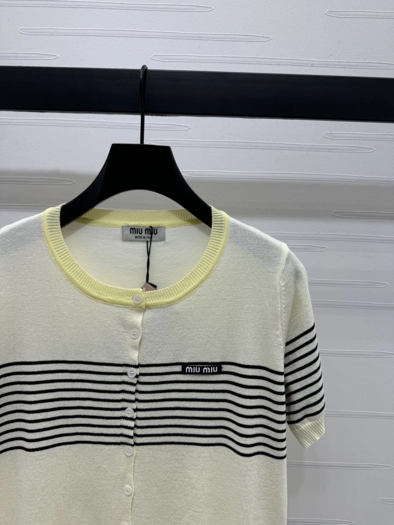 Miu Miu T-Shirts Fashionable 156167