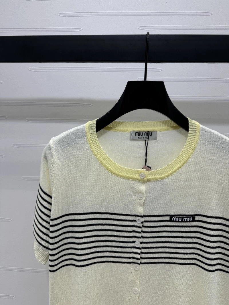 Miu Miu T-Shirts Fashionable 156167