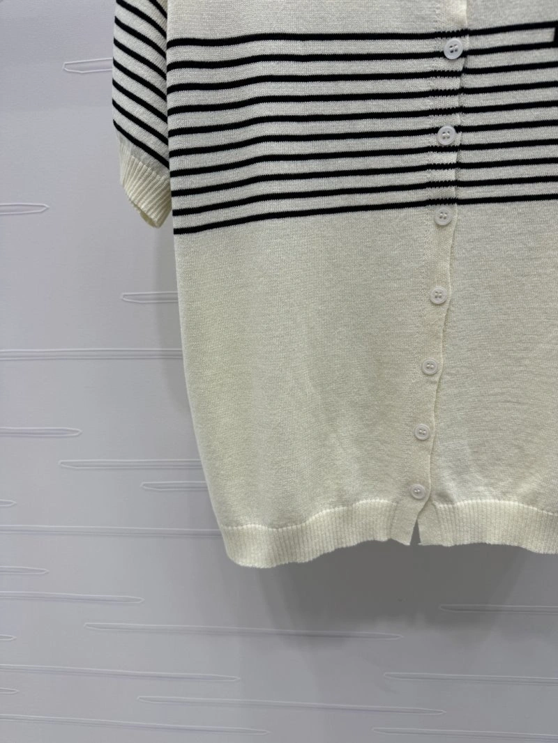 Miu Miu T-Shirts Fashionable 156167