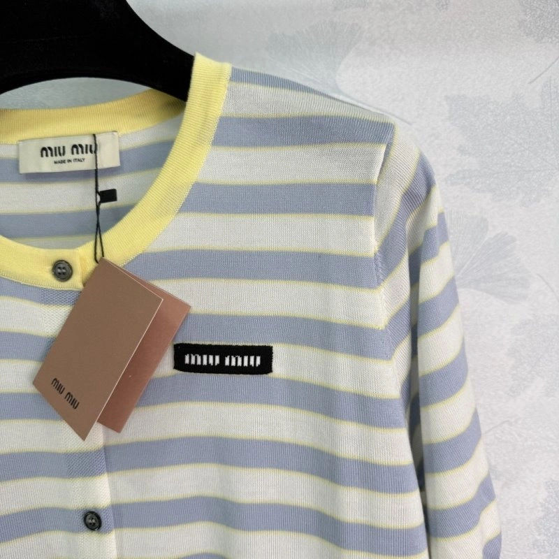 Miu Miu T-Shirts Elegant 156175