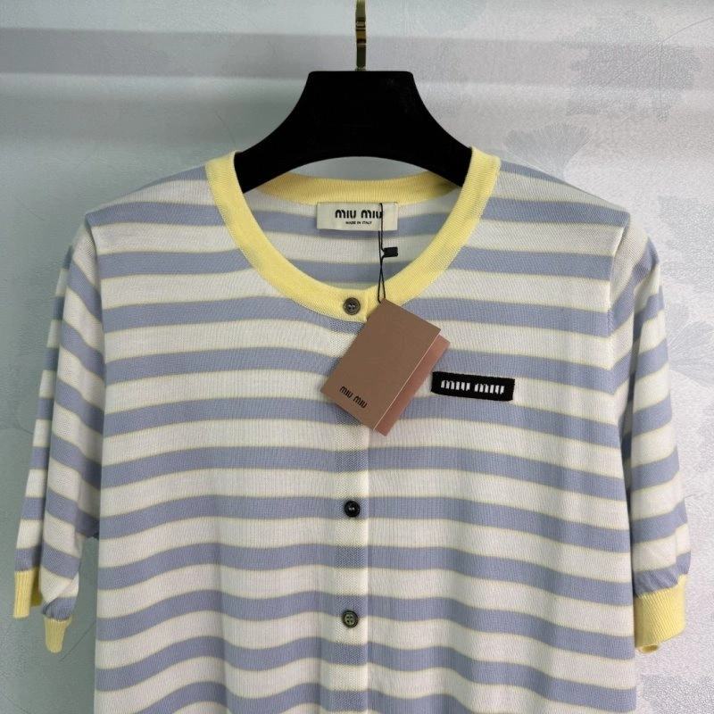 Miu Miu T-Shirts Elegant 156175