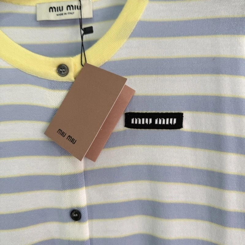 Miu Miu T-Shirts Elegant 156175