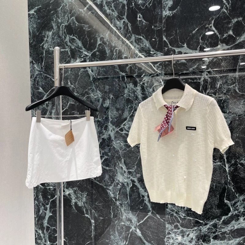 Miu Miu T-Shirts Neat 156139