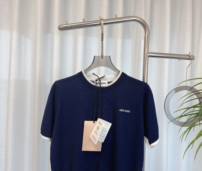 Miu Miu T-Shirts Sleek 156134